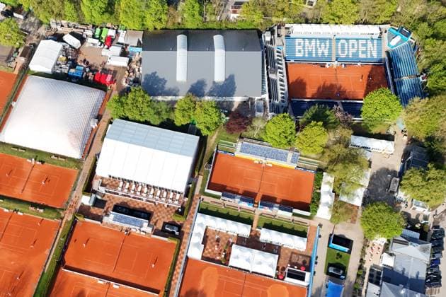 Sport Bilder des Tages Anlage des MTTC Iphitos im Muenchner Norden,Turnieranlage,Tennisanlage und Austragungsort der Tennis BMW Open 2024 am vom 13.04.-21.04. 2024 aus der Vogelperspektive.