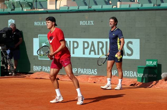 PATRICK MOURATOGLOU PHOTOPQR NICE MATIN Jean François Ottonello ; Roquebrune-Cap-Martin ; 12 04 2024 ; Patrick Mouratoglou au Rolex Monte-Carlo Masters ici avec Holger Rune