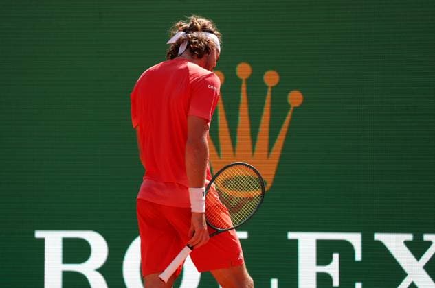 ROLEX MC MASTERS TSITSIPAS-KHACHANOV PHOTOPQR NICE MATIN Jean François Ottonello ; Roquebrune-Cap-Martin ; 12 04 2024 ; Rolex Monte-Carlo Masters - quart de finale - Stefanos Tsitsipas (GRE en rouge) vs Karen Khachanov (RUS en blanc-vert)