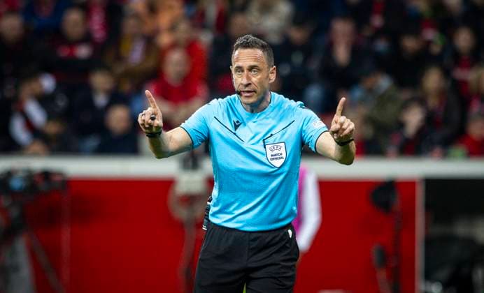 Leverkusen Germany. 11th Apr 2024. Schiedsrichter Artur Soares Dias (Portugal) Bayer Leverkusen - West Ham United 11.04.2024