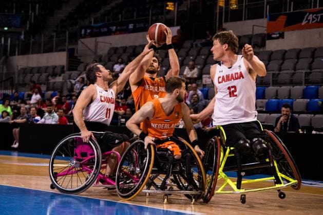 2024 IWBF Men’s Repechage: Kanda - Niederlande; 12.04.2024 Chad Jassman (Kanada, 11), Mendel Op Den Orth (Niederlande, 2) am Ball, Anil Cegil (Niederlande, 3), Patrick Anderson (Kanada, 12) 2024 IWBF Men’s Repechage: Kanda - Niederlande, Azur Arena, Antibes Copyright: xBEAUTIFULxSPORTS Wunderlx