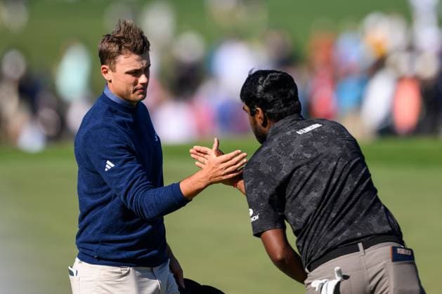 240412 Ludvig Aberg of Sweden and Sahith Theegala of USA during the second round of the 2024 Masters Golf Tournament on April 12, 2024 in Augusta. Photo: Petter Arvidson BILDBYRAN kod PA PA0793 bbeng golf masters the masters augusta us masters Copyright: PETTERxARVIDSON BB240412PA027