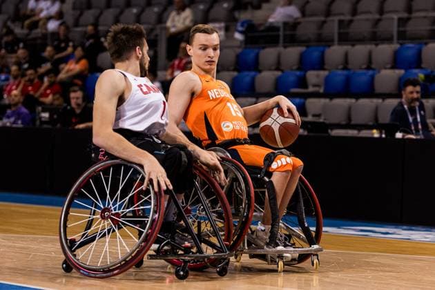 2024 IWBF Men’s Repechage: Kanda - Niederlande; 12.04.2024 Vincent Dallaire (Kanada, 7), Quinten Zantinge (Niederlande, 15) am Ball 2024 IWBF Men’s Repechage: Kanda - Niederlande, Azur Arena, Antibes Copyright: xBEAUTIFULxSPORTS Wunderlx