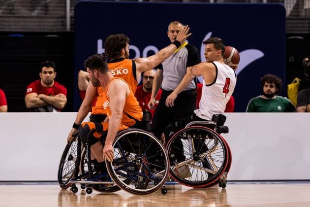 2024 IWBF Men’s Repechage: Kanda - Niederlande; 12.04.2024 Mendel Op Den Orth (Niederlande, 2), Nikola Goncin (Kanada, 4) am Ball 2024 IWBF Men’s Repechage: Kanda - Niederlande, Azur Arena, Antibes Copyright: xBEAUTIFULxSPORTS Wunderlx
