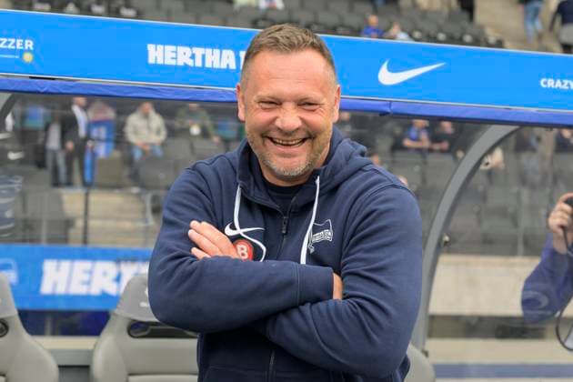Pal Dardai (Hertha BSC Trainer), Hertha BSC - FC Hansa Rostock, 2. Bundesliga, Fussball, DFB, Spielzeit 2023 2024, 29. Spieltag, Olympia - Stadion Berlin, DFB DFL REGULATIONS PROHIBIT ANY USE OF PHOTOGRAPHS AS IMAGE SEQUENCES AND OR QUASI-VIDEO, 12.04. 2024,
