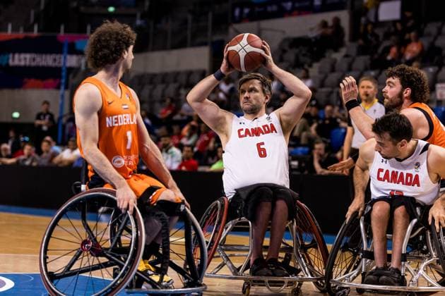 2024 IWBF Men’s Repechage: Kanda - Niederlande; 12.04.2024 Robin Poggenwisch (Niederlande, 1), Robert Hedges (Kanada, 6) am Ball 2024 IWBF Men’s Repechage: Kanda - Niederlande, Azur Arena, Antibes Copyright: xBEAUTIFULxSPORTS Wunderlx