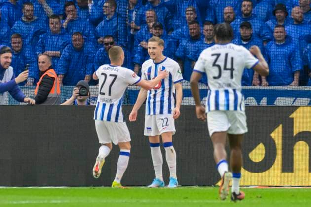 Tor, Treffer, Jubel, Torjubel, Freude, Begeisterung, Tor durch Palko Dardai (Hertha BSC, 27), zum 1:0, Hertha BSC - FC Hansa Rostock, 2. Bundesliga, Fussball, DFB, Spielzeit 2023 2024, 29. Spieltag, Olympia - Stadion Berlin, DFB DFL REGULATIONS PROHIBIT ANY USE OF PHOTOGRAPHS AS IMAGE SEQUENCES AND OR QUASI-VIDEO, 12.04. 2024,
