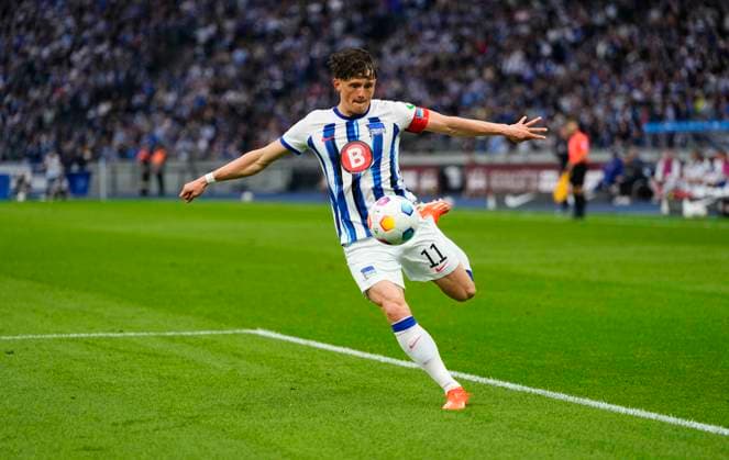 Germany, Berlin, 12.04.2024, Olympic Stadium, Hertha BSC vs FC Hansa Rostock - 2. Bundesliga, Fabian Reese (Hertha Berlin) controls the ball Berlin Olympic Stadium Berlin Germany