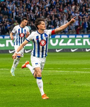 Fussball, Herren, Saison 2023 2024, 2. Bundesliga (29. Spieltag), Hertha BSC - F.C. Hansa Rostock, Fabian Reese (Hertha BSC), Jubel nach Tor zum 2:0, 12.04. 2024,