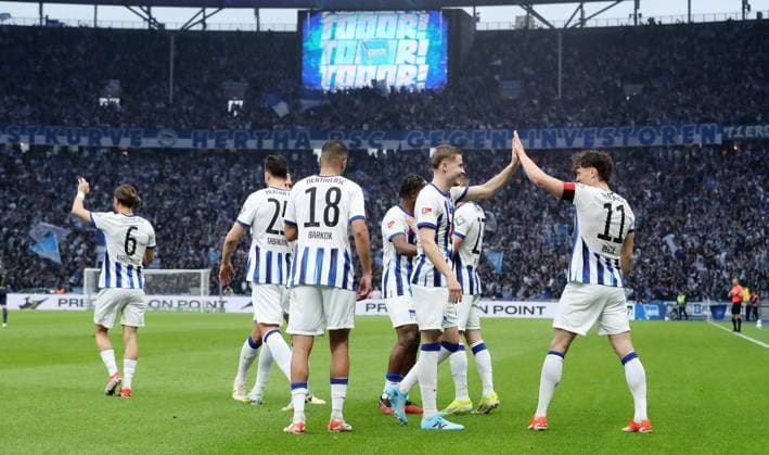 re. Fabian Reese jubelt nach 2:0 Freude Emotion Jubel Fußball Fussball DFL 2.Bundesliga Herren 29.Spieltag Saison 2023 2024 12.04.2024 Hertha BSC Berlin vs. FC Hansa Rostock DFL regulations prohibit any use of photographs as image sequences and or quasi-video