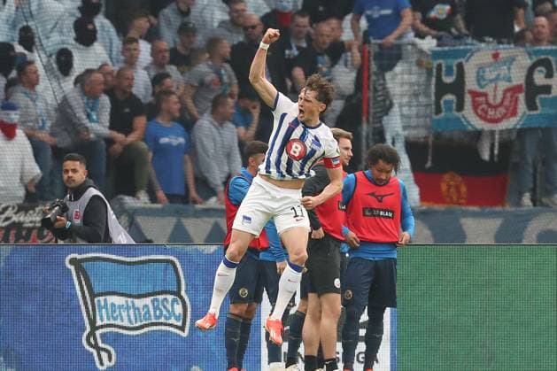12.04.2024, xtgx, Fussball 2. Bundesliga, Hertha BSC - Hansa Rostock emspor, v.l. Fabian Reese (Hertha, 11) Jubel, Torjubel, jubelt ueber das Tor, celebrate the goal, celebration (DFL DFB REGULATIONS PROHIBIT ANY USE OF PHOTOGRAPHS as IMAGE SEQUENCES and or QUASI-VIDEO) Berlin