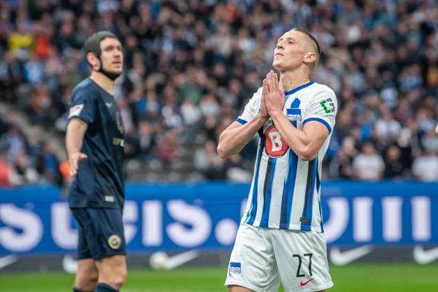 2. Fußball Bundesliga, Hertha BSC vs Hansa Rostock; Berlin, 12.04.2024 Palko Dardai (Hertha BSC, 27) frustriert 2. Fußball Bundesliga, Hertha BSC vs Hansa Rostock, Olympiastadion, Berlin, 12.04.2024 DFL REGULATIONS PROHIBIT ANY USE OF PHOTOGRAPHS AS IMAGE SEQUENCES AND OR QUASI-VIDEO.