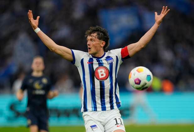 Germany, Berlin, 12.04.2024, Olympic Stadium, Hertha BSC vs FC Hansa Rostock - 2. Bundesliga, Fabian Reese (Hertha Berlin) gestures Berlin Olympic Stadium Berlin Germany *** Germany, Berlin, 12 04 2024, Olympic Stadium, Hertha BSC vs FC Hansa Rostock 2 Bundesliga, Fabian Reese Hertha Berlin gestures Berlin Olympic Stadium Berlin Germany eu-images-659
