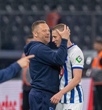 Fussball, Herren, Saison 2023 2024, 2. Bundesliga (29. Spieltag), Hertha BSC - F.C. Hansa Rostock, v.l. Trainer Pal Dardai (Hertha BSC), Palko Dardai (Hertha BSC), 12.04. 2024,