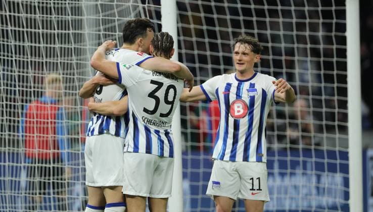 Haris Tabakovic jubelt nach 4:0 mt Derry Scherhant, Fabian Reese Freude Emotion Jubel Fußball Fussball DFL 2.Bundesliga Herren 29.Spieltag Saison 2023 2024 12.04.2024 Hertha BSC Berlin vs. FC Hansa Rostock DFL regulations prohibit any use of photographs as image sequences and or quasi-video