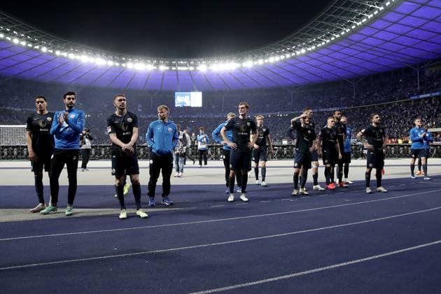 12.04.2024, xtgx, Fussball 2. Bundesliga, Hertha BSC - FC Hansa Rostock emspor, v.l. Spieler von Hansa Enttäuscht enttaeuscht traurig frustriert ratlos (DFL DFB REGULATIONS PROHIBIT ANY USE OF PHOTOGRAPHS as IMAGE SEQUENCES and or QUASI-VIDEO) Berlin