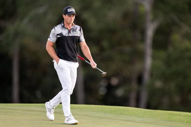 240412 Viktor Hovland of Norway looks dejected on the 18th green during the second round of the 2024 Masters Golf Tournament on April 12, 2024 in Augusta. Photo: Petter Arvidson BILDBYRAN kod PA PA0793 bbeng golf masters the masters Augusta us masters depp Copyright: PETTERxARVIDSON BB240412PA074