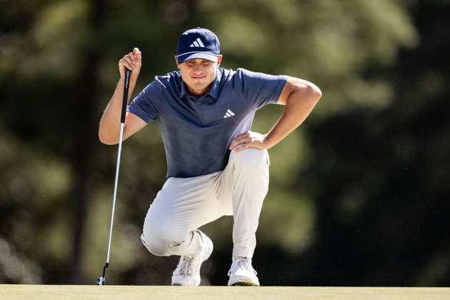 240412 Ludvig Aberg of Sweden on the 18th green during the second round of the 2024 Masters Golf Tournament on April 12, 2024 in Augusta. Photo: Petter Arvidson BILDBYRAN kod PA PA0793 bbeng golf masters the masters Augusta us masters sverige Copyright: PETTERxARVIDSON BB240412PA099