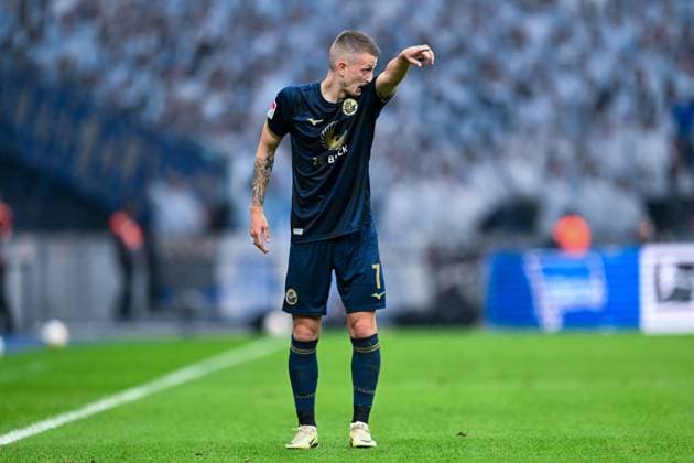 2. Bundesliga - Hertha BSC Berlin - FC Hansa Rostock am 12.04.2024 im Olympiastadion in Berlin Nico Neidhart (Rostock) unzufrieden, enttäuscht, enttaeuscht, niedergeschlagen.