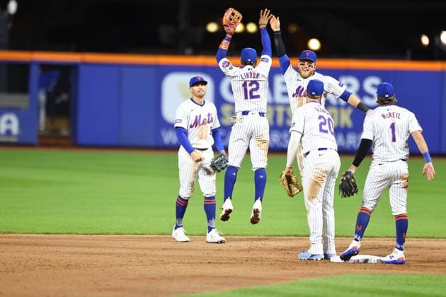 MLB, Baseball Herren, USA Kansas City Royals Vs. New York Mets The New York Mets are celebrating after their 6-1 win in the baseball game against the Kansas City Royals at Citi Field in New York City, New York, on April 12, 2024. New York New York United States  Copyright: xGordonxDonovanx originalFilename:donovan-kansasci240412_npRkr.jpg