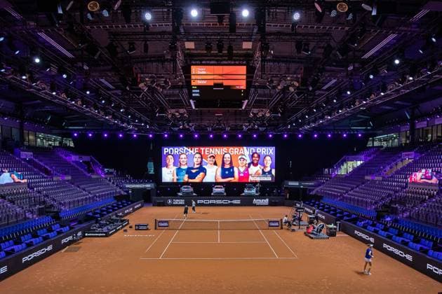 Der Platz und die leere Halle vor dem Start Porsche Tennis Grand Prix GP Stuttgart 2024, Porsche-Arena, 13.04.2024 GER Porsche Tennis Grand Prix GP Stuttgart 2024 Porsche-Arena, 13.04.2024 Stuttgart Copyright: xEibner-Pressefoto RogerxBuerkex EP