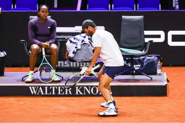 Coco Gauff beim Training mit Trainer during training with Coach Pere Riba Porsche Tennis Grand Prix GP Stuttgart 2024, Porsche-Arena, 13.04.2024 GER Porsche Tennis Grand Prix GP Stuttgart 2024 Porsche-Arena, 13.04.2024 Stuttgart Copyright: xEibner-Pressefoto RogerxBuerkex EP