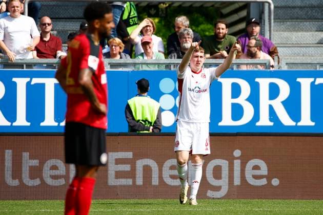 13.04.2024, xavx, Fussball 2.Bundesliga, SV Wehen Wiesbaden - Fortuna Düsseldorf emspor, v.l. Ãsak Johannesson (Fortuna Düsseldorf) celebrate the goal, Der Torjubel zum 0:2 (DFL DFB REGULATIONS PROHIBIT ANY USE OF PHOTOGRAPHS as IMAGE SEQUENCES and or QUASI-VIDEO) Wiesbaden