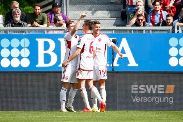 13.04.2024, xavx, Fussball 2.Bundesliga, SV Wehen Wiesbaden - Fortuna Düsseldorf emspor, v.l. Ãsak Johannesson (Fortuna Düsseldorf) celebrate the goal, Der Torjubel zum 0:2 (DFL DFB REGULATIONS PROHIBIT ANY USE OF PHOTOGRAPHS as IMAGE SEQUENCES and or QUASI-VIDEO) Wiesbaden