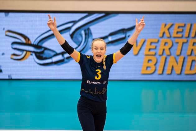 2. Bundesliga Frauen Pro: Schwarz-Weiss Erfurt vs. DSHS SnowTrex Köln; 13.04.2024 Viktoria Dörschug ( 3; DSHS SnowTrex Köln) 2. Bundesliga Frauen Pro: Schwarz-Weiss Erfurt vs. DSHS SnowTrex Köln; Riethsporthalle Erfurt; 13.04.2024 Copyright: xBEAUTIFULxSPORTS Duehringx