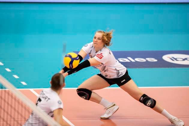 2. Bundesliga Frauen Pro: Schwarz-Weiss Erfurt vs. DSHS SnowTrex Köln; 13.04.2024 Sina Stöckmann ( 8; Schwarz-Weiss Erfurt) 2. Bundesliga Frauen Pro: Schwarz-Weiss Erfurt vs. DSHS SnowTrex Köln; Riethsporthalle Erfurt; 13.04.2024 Copyright: xBEAUTIFULxSPORTS Duehringx