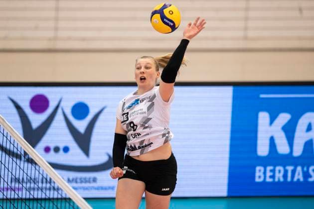 2. Bundesliga Frauen Pro: Schwarz-Weiss Erfurt vs. DSHS SnowTrex Köln; 13.04.2024 Sina Stöckmann ( 8; Schwarz-Weiss Erfurt) 2. Bundesliga Frauen Pro: Schwarz-Weiss Erfurt vs. DSHS SnowTrex Köln; Riethsporthalle Erfurt; 13.04.2024 Copyright: xBEAUTIFULxSPORTS Duehringx