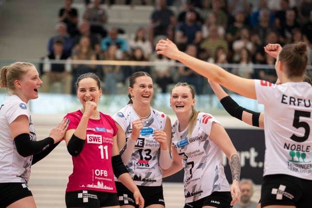 2. Bundesliga Frauen Pro: Schwarz-Weiss Erfurt vs. DSHS SnowTrex Köln; 13.04.2024 Jubel (Schwarz-Weiss Erfurt) 2. Bundesliga Frauen Pro: Schwarz-Weiss Erfurt vs. DSHS SnowTrex Köln; Riethsporthalle Erfurt; 13.04.2024 Copyright: xBEAUTIFULxSPORTS Duehringx