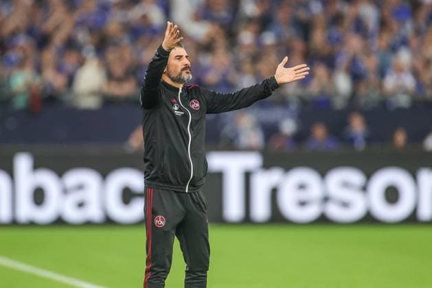 13.04.2024, Fussball, 2. Bundesliga, 29. Spieltag, Saison 2023 2024, FC Schalke 04 - 1. FC Nuernberg, Trainer Cristian Fiel (1. FC Nürnberg) Gelsenkirchen Veltins Arena NRW Deutschland xRHR-FOTO TRx