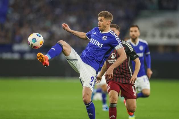 13.04.2024, Fussball, 2. Bundesliga, 29. Spieltag, Saison 2023 2024, FC Schalke 04 - 1. FC Nuernberg, Simon Terodde (FC Schalke 04) Gelsenkirchen Veltins Arena NRW Deutschland xRHR-FOTO TRx