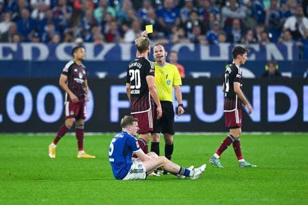 13.04.2024, Fussball, 2. Bundesliga, 29. Spieltag Saison 2023 2024, FC Schalke 04 - 1. FC Nuernberg, Gerne Karte für Pascal Fuchs (1. FC Nürnberg) xRHR-FOTO TKx