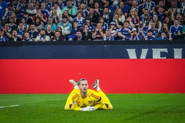 Fußball: 2. Bundesliga 2023 2024, 29. Spieltag, FC Schalke 04 - 1. FC Nürnberg - Veltins Arena, Gelsenkirchen: Nürnbergs Torwart Carl Klaus Gelsenkirchen Veltins-Arena Deutschland