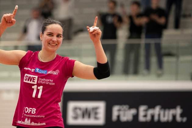 2. Bundesliga Frauen Pro: Schwarz-Weiss Erfurt vs. DSHS SnowTrex Köln; 13.04.2024 Mia Anna Stauß ( 11; Schwarz-Weiss Erfurt) 2. Bundesliga Frauen Pro: Schwarz-Weiss Erfurt vs. DSHS SnowTrex Köln; Riethsporthalle Erfurt; 13.04.2024 Copyright: xBEAUTIFULxSPORTS Duehringx