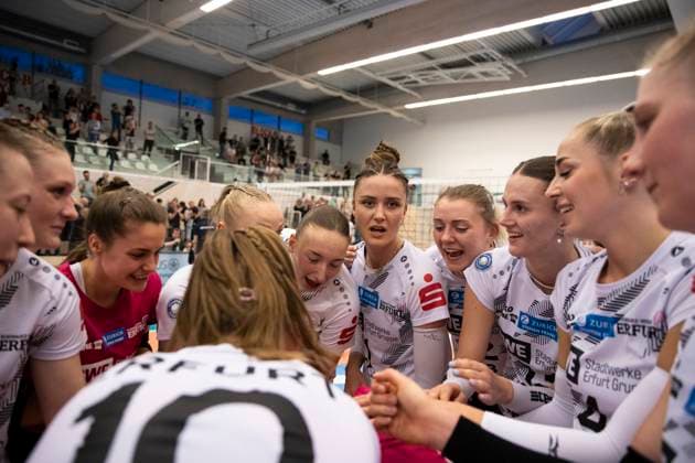 2. Bundesliga Frauen Pro: Schwarz-Weiss Erfurt vs. DSHS SnowTrex Köln; 13.04.2024 Jubel (Schwarz-Weiss Erfurt) 2. Bundesliga Frauen Pro: Schwarz-Weiss Erfurt vs. DSHS SnowTrex Köln; Riethsporthalle Erfurt; 13.04.2024 Copyright: xBEAUTIFULxSPORTS Duehringx