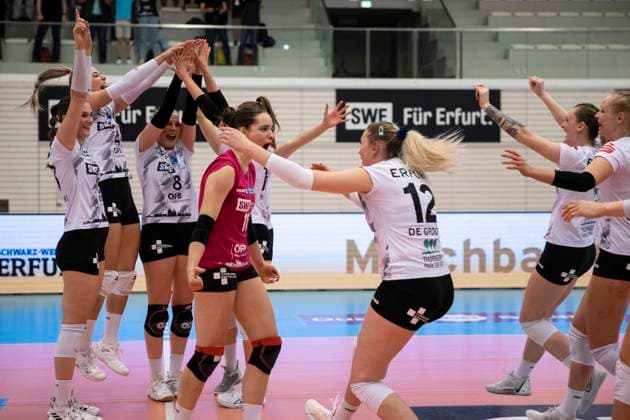 2. Bundesliga Frauen Pro: Schwarz-Weiss Erfurt vs. DSHS SnowTrex Köln; 13.04.2024 Jubel (Schwarz-Weiss Erfurt) 2. Bundesliga Frauen Pro: Schwarz-Weiss Erfurt vs. DSHS SnowTrex Köln; Riethsporthalle Erfurt; 13.04.2024 Copyright: xBEAUTIFULxSPORTS Duehringx