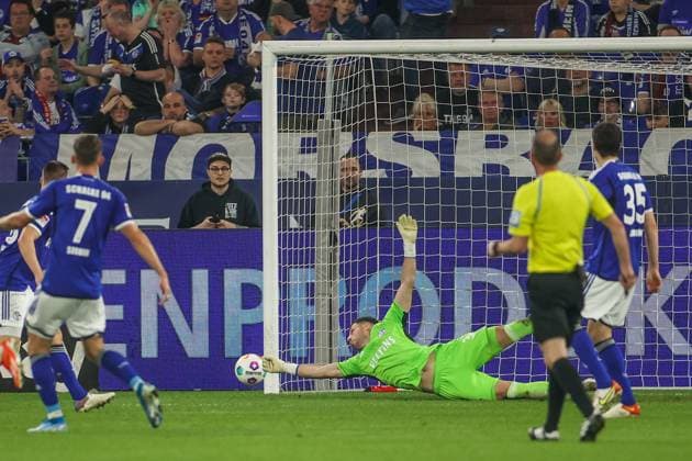 13.04.2024, Fussball, 2. Bundesliga, 29. Spieltag, Saison 2023 2024, FC Schalke 04 - 1. FC Nuernberg, Marius Müller (FC Schalke 04) Gelsenkirchen Veltins Arena NRW Deutschland xRHR-FOTO TRx