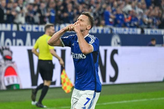 13.04.2024, Fussball, 2. Bundesliga, 29. Spieltag Saison 2023 2024, FC Schalke 04 - 1. FC Nuernberg, Paul Seguin (FC Schalke 04) freut sich über das Tor zum 2:0. xRHR-FOTO TKx