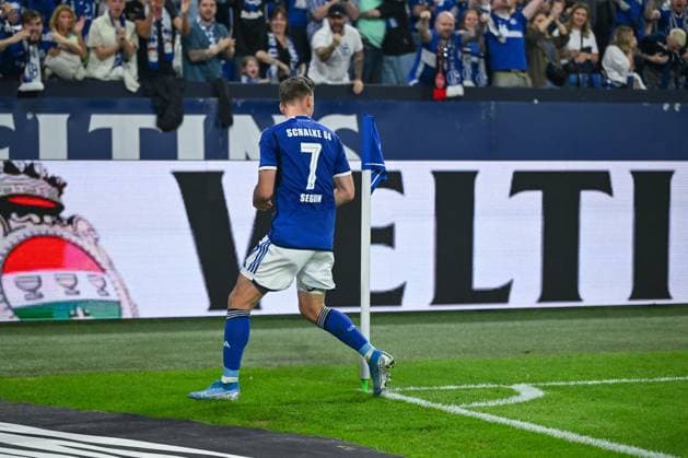 13.04.2024, Fussball, 2. Bundesliga, 29. Spieltag Saison 2023 2024, FC Schalke 04 - 1. FC Nuernberg, Paul Seguin (FC Schalke 04) freut sich über das Tor zum 2:0. xRHR-FOTO TKx