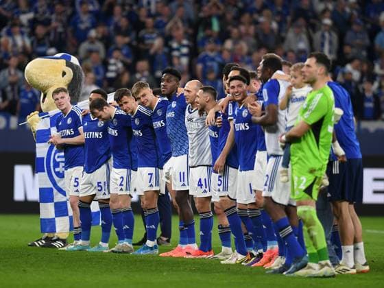 13.04.2024, Gelsenkirchen, Germany, VELTINS-Arena, FC Schalke 04 vs 1. FC Nuernberg - 2. Bundesliga, Spieler Schalke 04 Jubel, jubelt, jubeln (Foto Ralf Treese) DFB DFL REGULATIONS PROHIBIT ANY USE OF PHOTOGRAPHS AS IMAGE SEQUENCES AND OR QUASI-VIDEO. Gelsenkirchen VELTINS-Arena North Rhine-Westphalia Germany