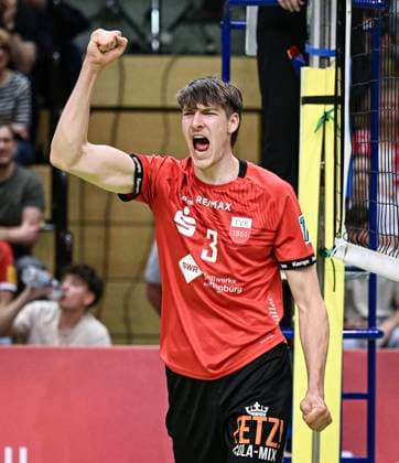 Volleyball 2. Bundesliga Saison 2023 2024 TV Rottenburg - TV Buehl 13.04.2024 JUBEL TV Rottenburg; Jan Huber