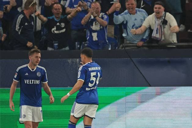 Paul Seguin (FC Schalke 04) freut sich über sein Tor zum 2:0 beim Spiel der 2. BL (Saison 2023 24) FC Schalke 04 - 1. FC Nürnberg. Copyright: Thomas Pakusch