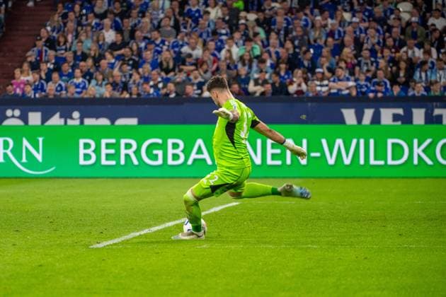 2. Fussball Bundesliga: FC Schalke 04 - 1. FC Nürnberg; 13.04.2024 Marius Müller (FC Schalke 04, 32); 2. Fussball Bundesliga. FC Schalke 04 - 1. FC Nürnberg, 29. Spieltag, am 13.04.2024, Veltins Arena, Gelsenkirchen. DFL REGULATIONS PROHIBIT ANY USE OF PHOTOGRAPHS AS IMAGE SEQUENCES AND OR QUASI-VIDEO.