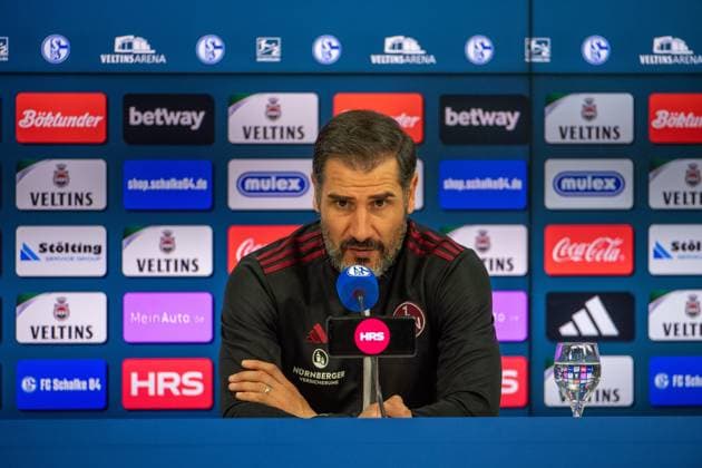 2. Fussball Bundesliga: FC Schalke 04 - 1. FC Nürnberg; 13.04.2024 Christian Fiél (Trainer des 1.FC Nürnberg); 2. Fussball Bundesliga. FC Schalke 04 - 1. FC Nürnberg, 29. Spieltag, am 13.04.2024, Veltins Arena, Gelsenkirchen. DFL REGULATIONS PROHIBIT ANY USE OF PHOTOGRAPHS AS IMAGE SEQUENCES AND OR QUASI-VIDEO.