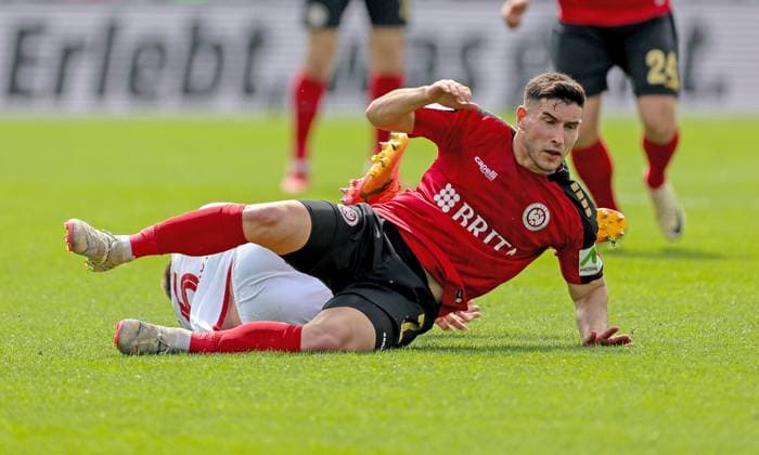 Fussball - 2. BL - SV Wehen Wiesbaden - Fortuna Düsseldorf - 13.04.24, Robin Heußer (SVWW), -