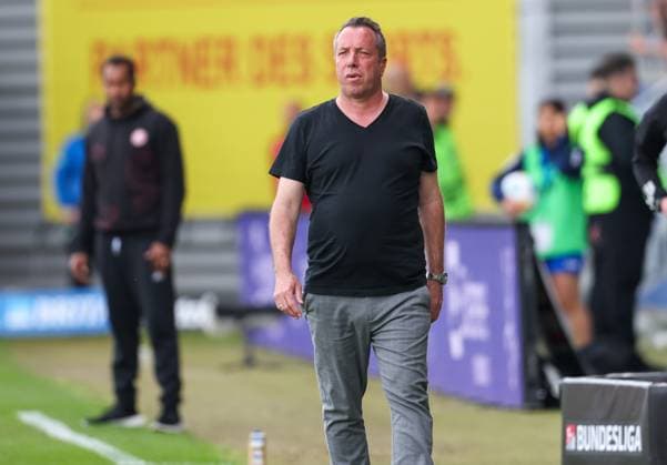 Fussball - 2. BL - SV Wehen Wiesbaden - Fortuna Düsseldorf - 13.04.24, Trainer Markus Kauczinski (SVWW), -