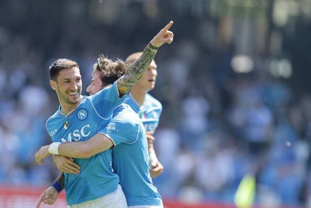 Sport Themen der Woche KW15 Italy: Serie a football match SSC Napoli vs A Frosinone SSC Napoli s Italian forward Matteo Politano celebrates after scoring a goal during the Serie A football match between SSC Napoli and Frosinone at the Diego Armando Maradona Stadium in Naples, southern Italy, on April 14, 2024. ABPH8585 Copyright: xAntonioxBalascox